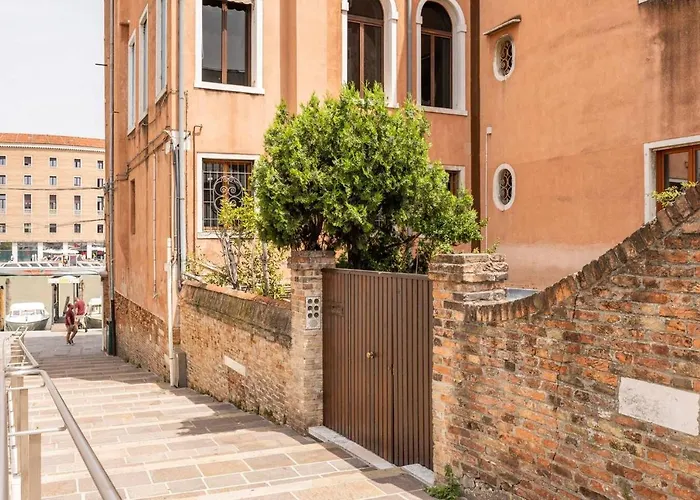 Venice Luxury Suites